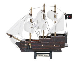 [Pack Of 2] Wooden Blackbeard&#39;s Queen Anne&#39;s Revenge White Sails Model Pirate Sh - £43.66 GBP