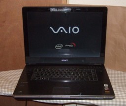 Sony Viao PCG-8112L  17&quot; 2.1GHz Intel  3GB Ram boots  for Parts Or Restore - $37.00