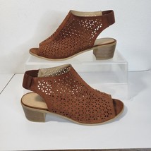 Womans American Eagle Faux Suede Perforated Peep toe Low Chunky heels Size 9 - £17.07 GBP