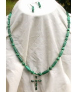 22 1/2 inch Malachite Bead and Cross Pendant Necklace and Earrings Set - €77,62 EUR