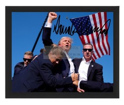 President Donald Trump Ass ASIN Ation Attempt Autographed 8X10 Framed Photo - £15.43 GBP