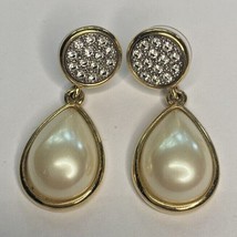 Vintage Monet Gold Tone Faux Pearl &amp; Rhinestone Dangle Drop Earrings PB78 - £39.50 GBP