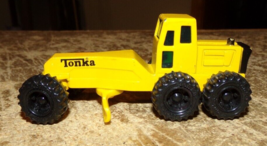 1/64 1994 tonka roadgrader in good shape used - $9.89