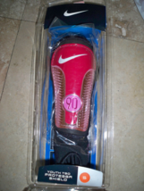 Nike Youth  Girls T90 Protegga Shield Size S Soccer Pink New Shin Guards - £15.14 GBP