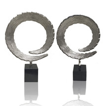17" Black and Silver Marble and Aluminum Tabletop Sculpture - $2,149.09 MXN