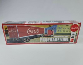 AMT FB Beaded Panel Fruehauf Van Trailer Coca Cola 1:25 Scale Model 19" Long NEW - $38.01