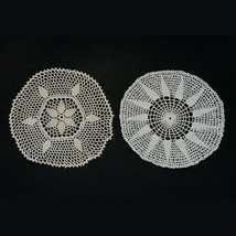 Set of 2 Vintage Crochet Cotton Lace White And Cream Round Doilies Mats 10&quot; - £9.28 GBP
