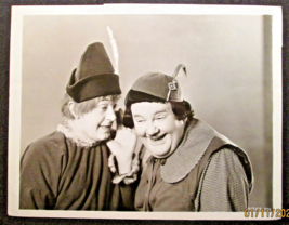 LAUREL &amp; HARDY: (BABES IN TOYLAND) ORIG, VINTAGE 1934 PHOTO - £234.86 GBP