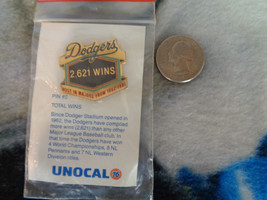 Vintage 1990&#39;s Los Angeles Dodgers MLB Unocal 76 Pin #3 Total Wins - £5.53 GBP