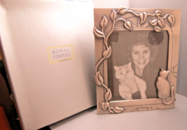 Royal Limited 8 x 10 Frame Cat &amp; Ivy Silvertoned Black Felt Back /Table Stand - £10.53 GBP