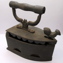 Antique Cast Iron Charcoal Iron with Wooden Handle and Rooster Latch - £35.13 GBP