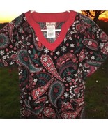 Christmas Paisley Black Red UA Scub Top Size Small Red Green Holly Snowf... - £17.22 GBP