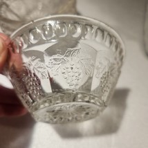 EAPG Jenkins Clear Glass Grapes Thumbprint Fruit Dessert Custard Bowl Lo... - $270.68 MXN
