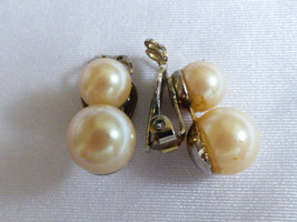 Vintage signed Japan Cream color pearl faux beads silver tone clip earrings - £14.09 GBP