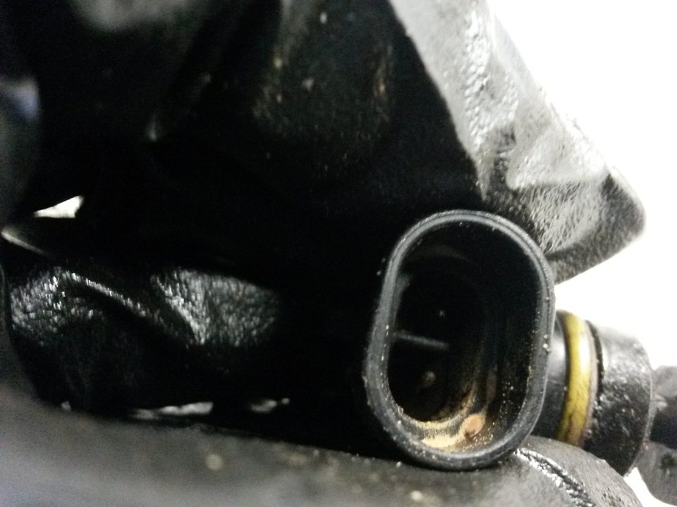 Low Oil Sending Unit For 00-02 Buick Century  3.1 Item image 3