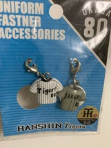 Hanshin Tigers Okada uniform fastener accessory key chain set - $479.16 MXN