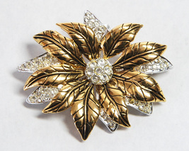 Danecraft Pin Brooch Gold Tone Leaves Clear Crystal Rhinestones Signed - $10.00