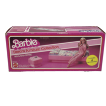 VINTAGE 1982 BARBIE DREAM HOUSE FURNITURE BED &amp; NIGHTSTAND 2472 HALF COM... - $38.00