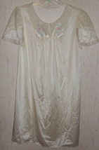 Excellent Vintage Womens Lorraine Ivory Nightgown Size M Simply Beautiful! - £19.84 GBP