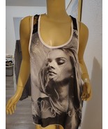 New  Racer Back flyaway Tank Top  Gray /Black Lace Back Trim  Medium - $160.59 MXN