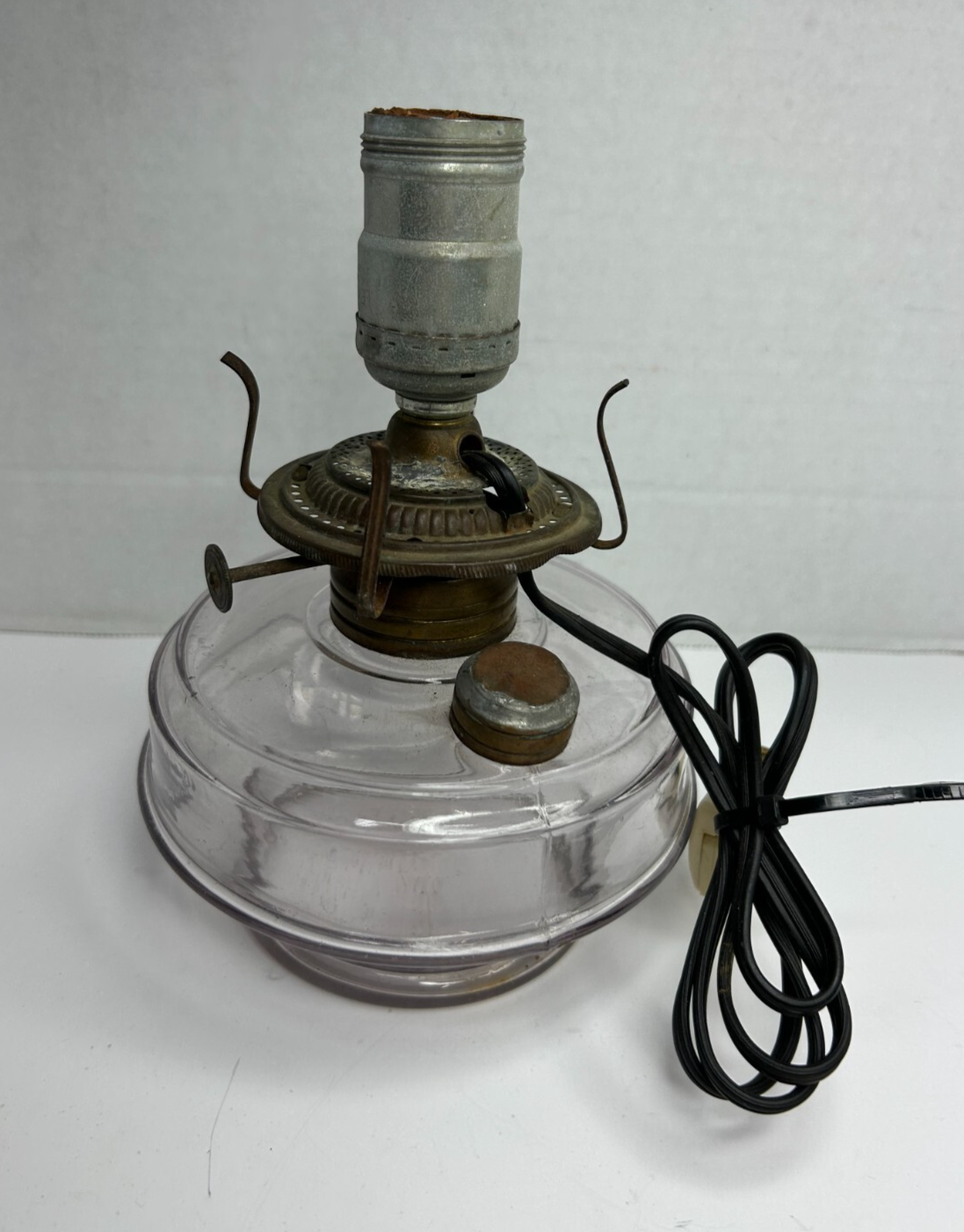 8x5&quot; Clear Glass Vintage Oil Lamp Converted/Modified Electric Light Tabl... - $29.65