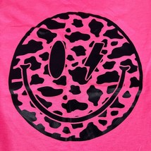 Gildan Women&#39;s Leopard Print Smiley Face Print Crew Neck T-Shirt Size M - £11.04 GBP