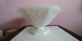 Anchor Hocking Milk Glass Compote Bowl Dish - £37.75 GBP