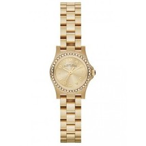 Marc By Marc Jacobs MBM3277 Women&#39;s Henry Dinky Gold-Tone Stainless Steel Bracel - £126.54 GBP