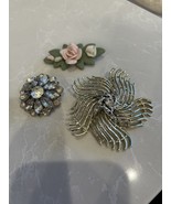 Vintage Pins Two With Crystals One Porcelain With Roses - $27.40 CAD