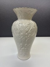 Lenox Georgian 10&quot; Vase Gold Trim - £23.01 GBP