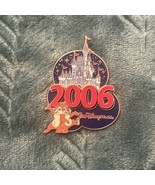 Disney Pin Trading 2006 Chip &amp; Dale Cinderella Castle Official Glitter C... - $9.99