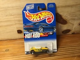 2000 Hot Wheels #006 Track T Hot Rod Magazine 2of4 Yellow NIP New In Pac... - £4.93 GBP