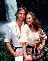 Michael Douglas and Kathleen Turner in Romancing the Stone 16x20 Canvas Giclee - £55.94 GBP