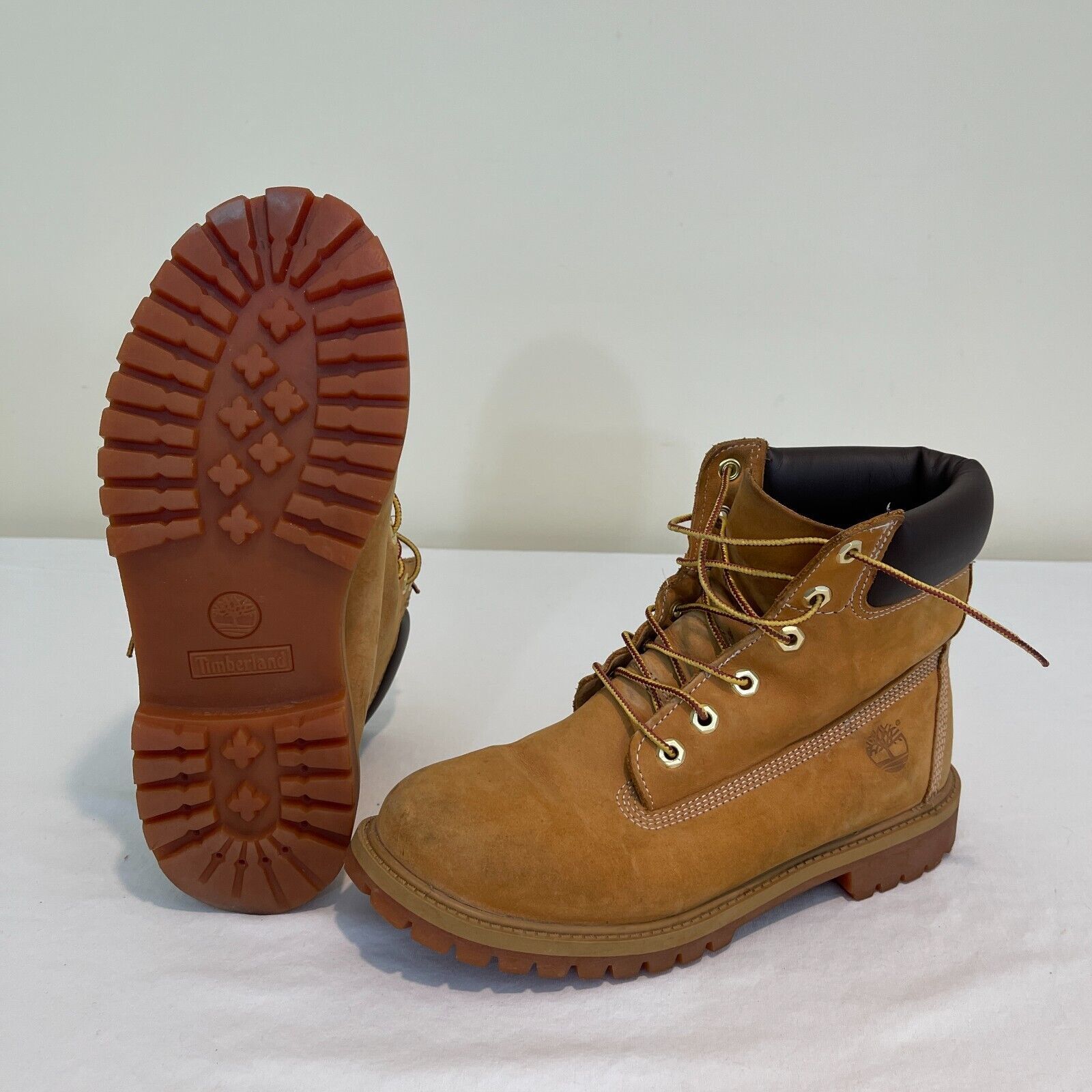 Timberland Wheat 6 Inch Classic Juniors Jr Men Size 7 M Timberland Boots Shoes - £31.90 GBP