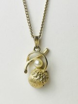 Vintage Sarah Coventry Acorn Necklace Pendant Signed Gold Tone Faux Pearl - €3,93 EUR