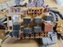 2000-2005 TOYOTA CELICA GT GT-S ENGINE ROOM BAY FUSE RELAY BOX GTS OEM image 8