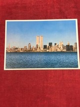 VTG 1980&#39;s Twin Towers Manhattan New York Skyline Statue of Liberty Postcard  - £7.42 GBP