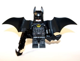 Batman Michael Keaton Deluxe Minifigure US - $7.58