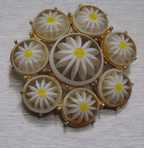Dimensional Circle Pin With Faux Daisies In Each Circle - £19.91 GBP