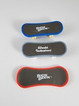 Tech Deck World Industries Lot of 2 Magnetic Fingerboards and 1 Finger Snowboard - £11.97 GBP
