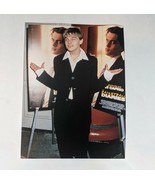 LEONARDO DiCAPRIO Posing Magazine Pinup Clipping Leo - $19.22 CAD