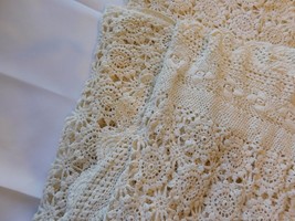 Vintage Keeco Cotton Hand Crochet Lace Coverlet bedspread Ivory Off Whit... - £72.60 GBP