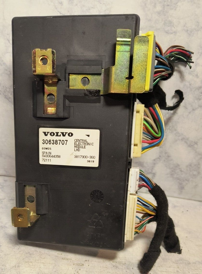 2001-2004 VOLVO V40 S40 BCM CEM CENTRAL ELECTRONIC MODULE LHD OEM 30638707 - $98.01