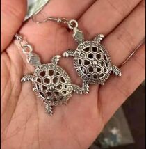 Sale!! New Beautiful Ocean Sea Turtle  Dangle Earrings - $8.00