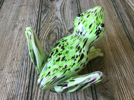 Large Fused Black&amp; Green Art Glass Frog Figurine Sculpture Statue 6&quot; - £36.82 GBP