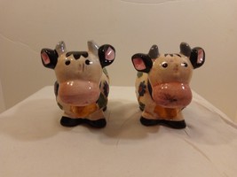 Vintage Cow Salt &amp; Pepper Shakers Kitchen home Decor Country Farm Floral Design - £11.87 GBP