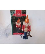HALLMARK KEEPSAKE ORNAMENT 1992 MAX THE TAILOR NORTH POLE NUTCRACKERS MIB - $71.36 MXN