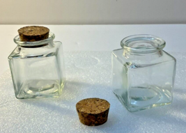 Dicunoy 20 PCS Glass Favor Jars with Cork Lids, 2 OZ Mini Square Bottles... - £13.01 GBP