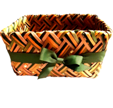 7x9 Diagonal Woven Basket Green and Tan St Pats Decor for Napkins Utensi... - $18.68