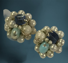 Vintage 50&#39;s Blue Art Glass bead Cluster  Faux Pearl Clip on Earrings - £19.98 GBP
